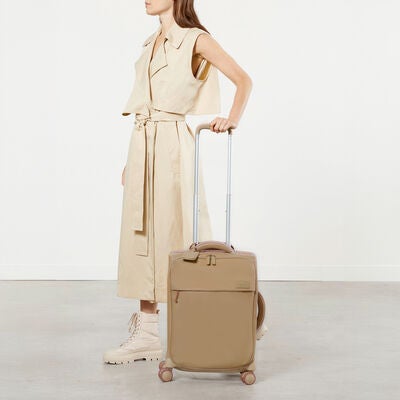 Lipault PLUME Cabin-Canyon's Hour in the color .